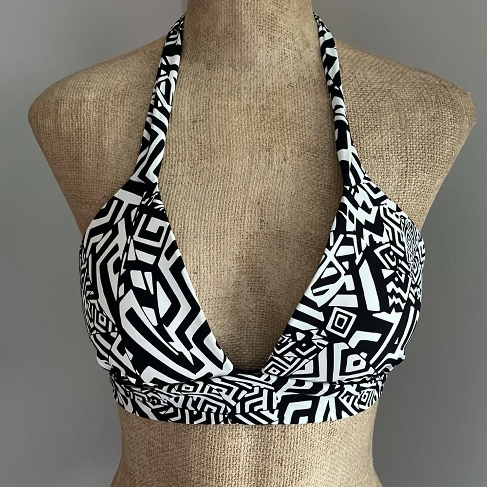 Kenneth Cole Wrap Halter Bikini Top 32 B/C NWOT